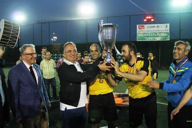 11.DOSAB FUTBOL TURNUVASINDA ŞAMPİYON BEYÇELİK GESTAMP