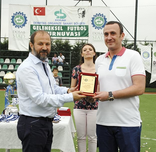 Recep Solakogullar orgnazisyan komitesi sponsoru  Sinan Yedikardes plaket   (3)