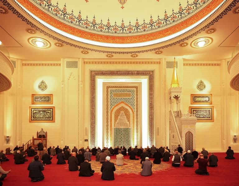 cami ici namaz genel