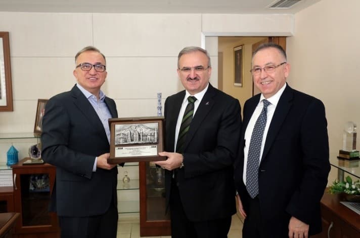 DOSAB HEYETİ YILIN VALİSİ KARALOĞLU’NU ZİYARET ETTİ